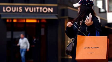 Selective distribution policy and direct sales growth boosts LVMH 